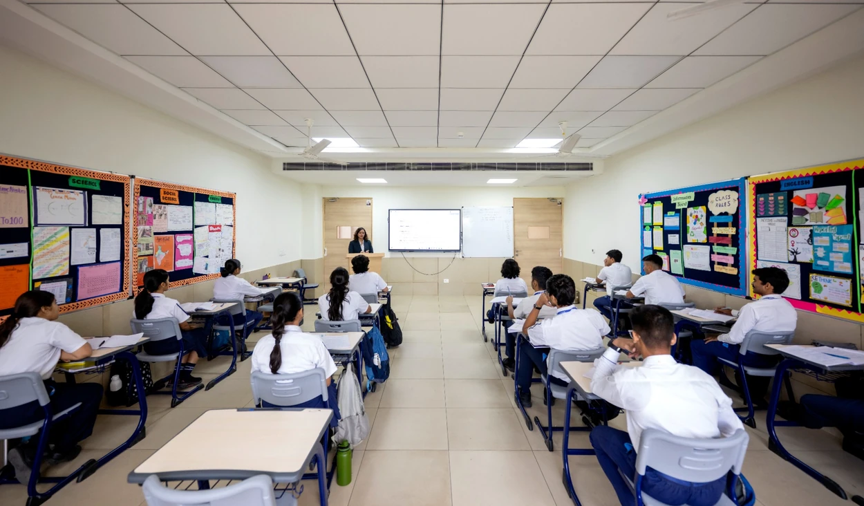 tech-enabled-smart-classroom-sparsh-global-school